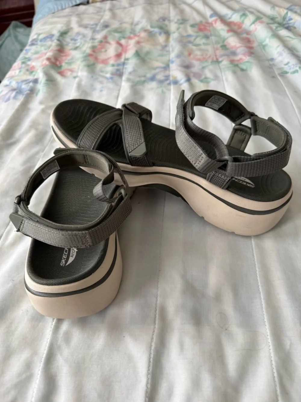 Skechers Arch Fit Women's Gray Adjustable Strap Sandals - Picture 3 of 5